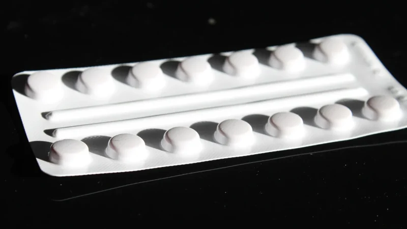 Bezpieczeństwo stosowania antybiotyków: kiedy leczenie szkodzi zdrowiu
